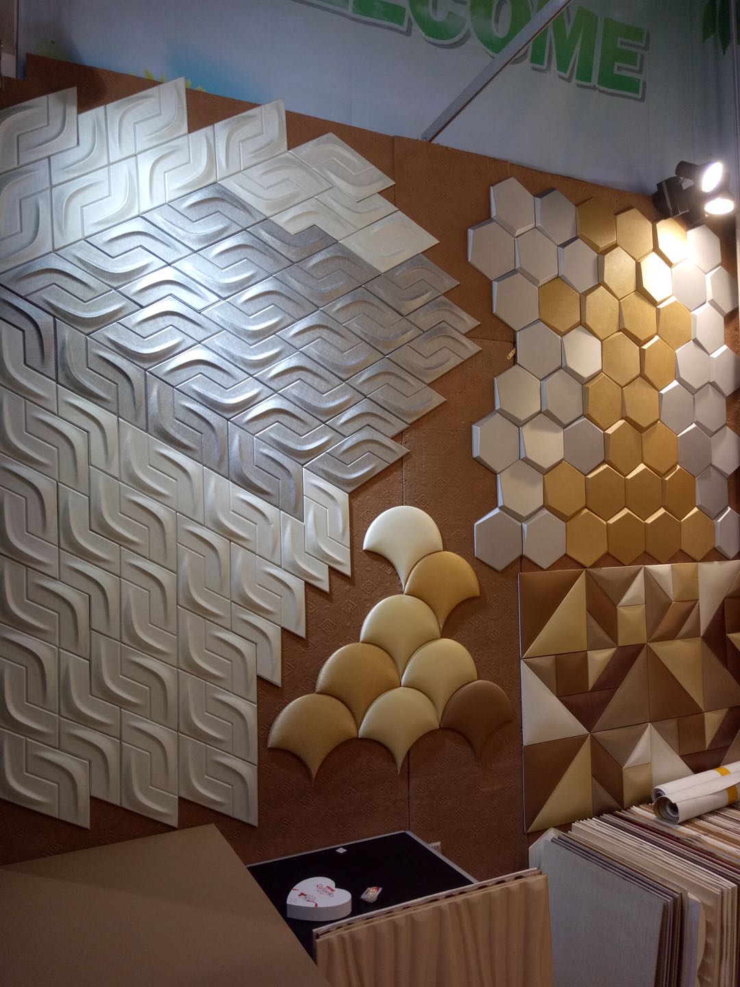 Moisture Proof Golden Indoor 3D Mosaic Tile